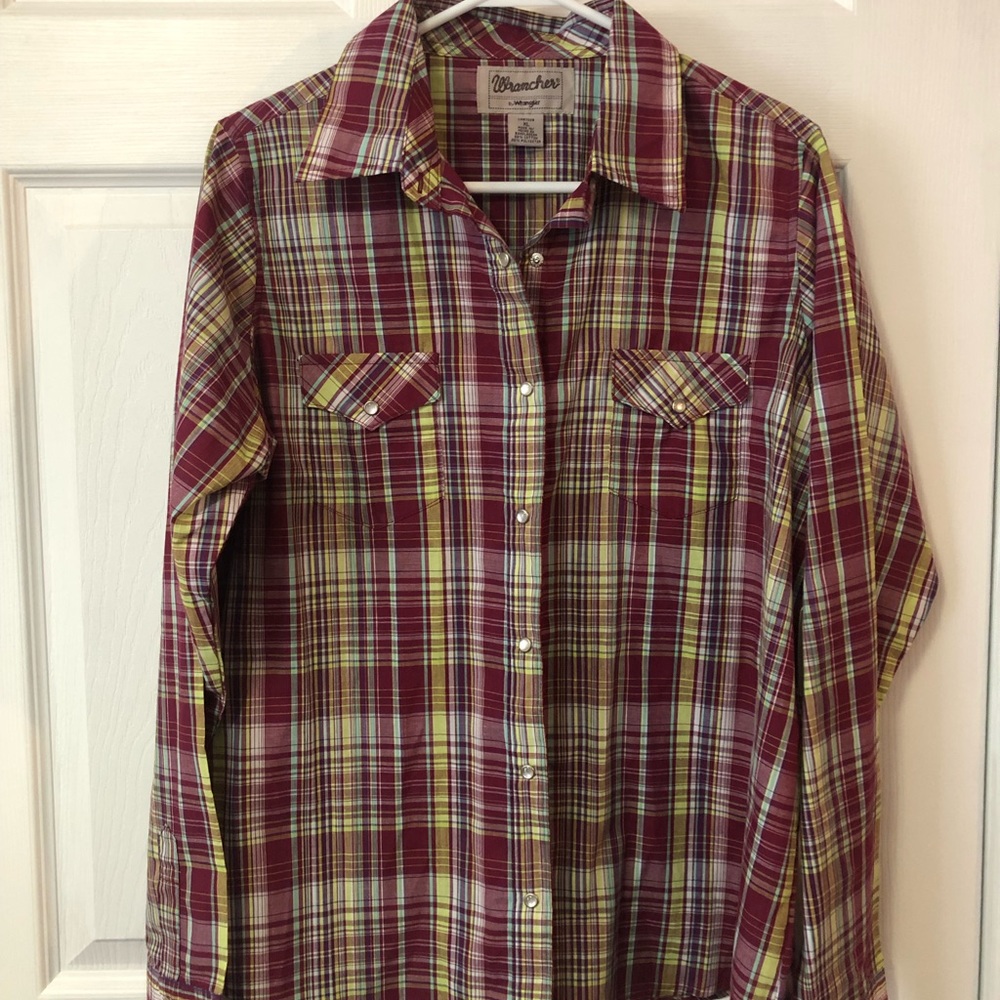 NWT Wrangler snap front shirt. Womens XL.